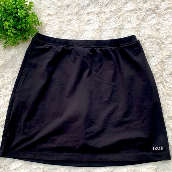 Izod Skirts Euc Izod Tennis Skirt Built In Shorts Size Xs Poshmark